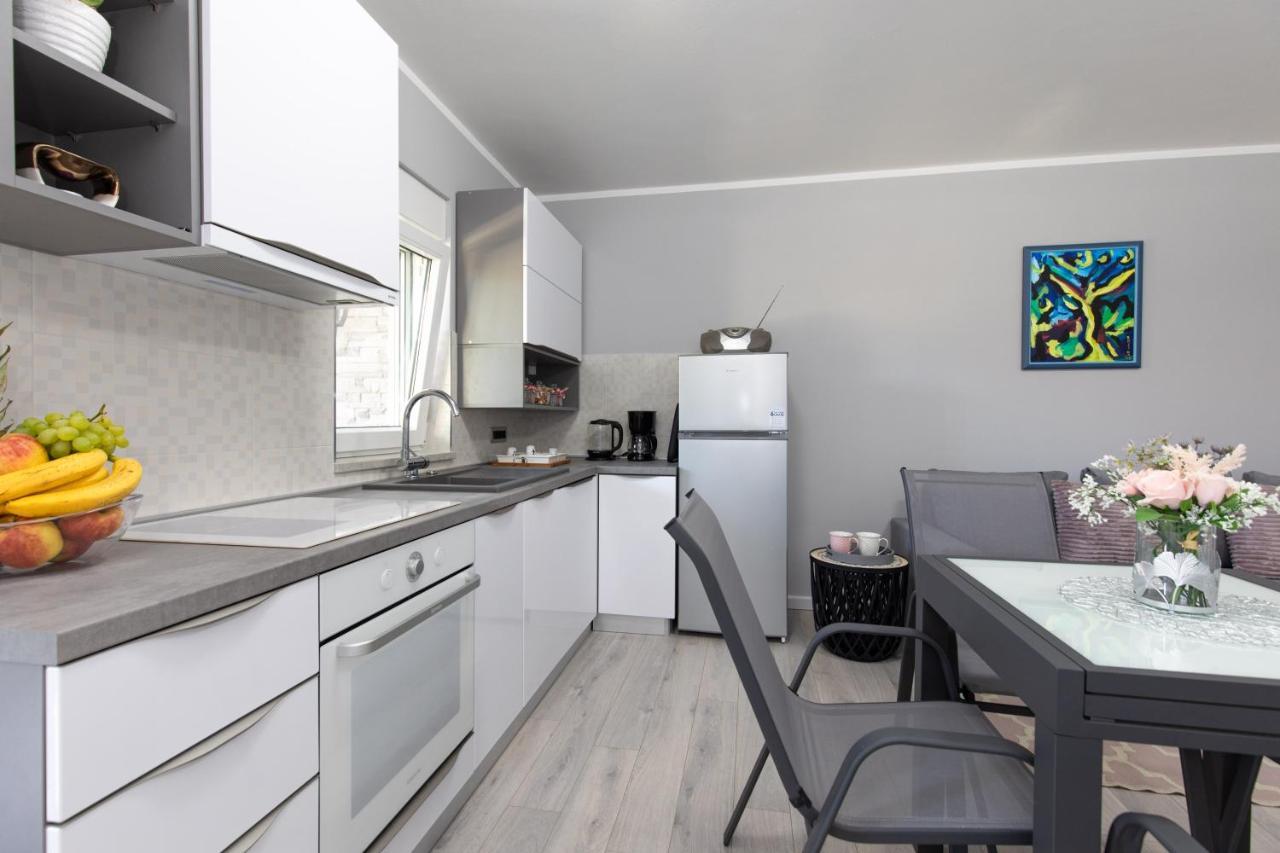Apartment Odore Di Mare With Beautiful Garden Krk Town Εξωτερικό φωτογραφία