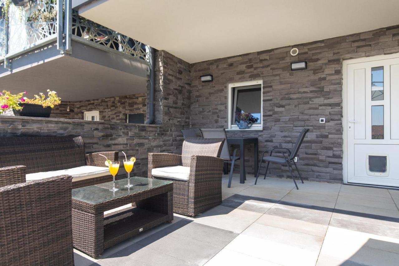 Apartment Odore Di Mare With Beautiful Garden Krk Town Εξωτερικό φωτογραφία